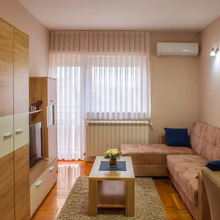 Apartman Happy Day Valjevo Esterno foto